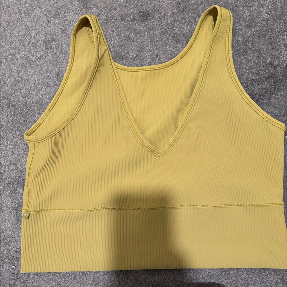 Lululemon power pivot top size 12